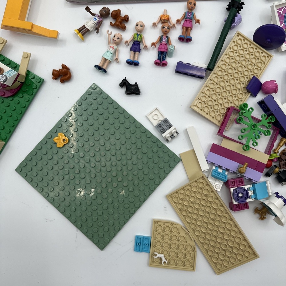LEGO Friends Heartlake‎ City Hair Salon 41391 Set Nina Emma READ Lego Figures - Picture 4 of 11